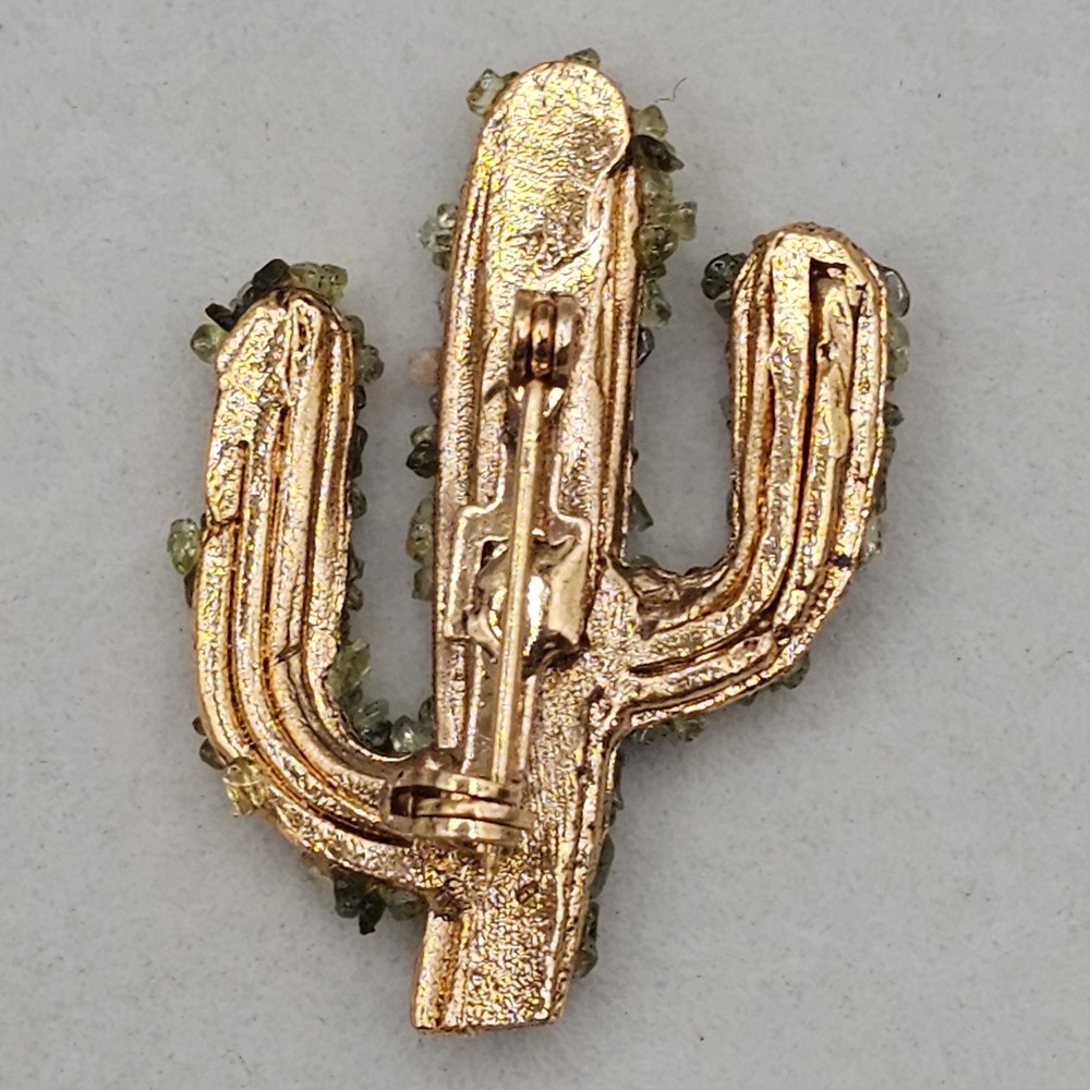 Vintage Cactus Brooch Pin Gold Tone Green Green Stone Chips Desert Southwestern‎ - Picture 2 of 9